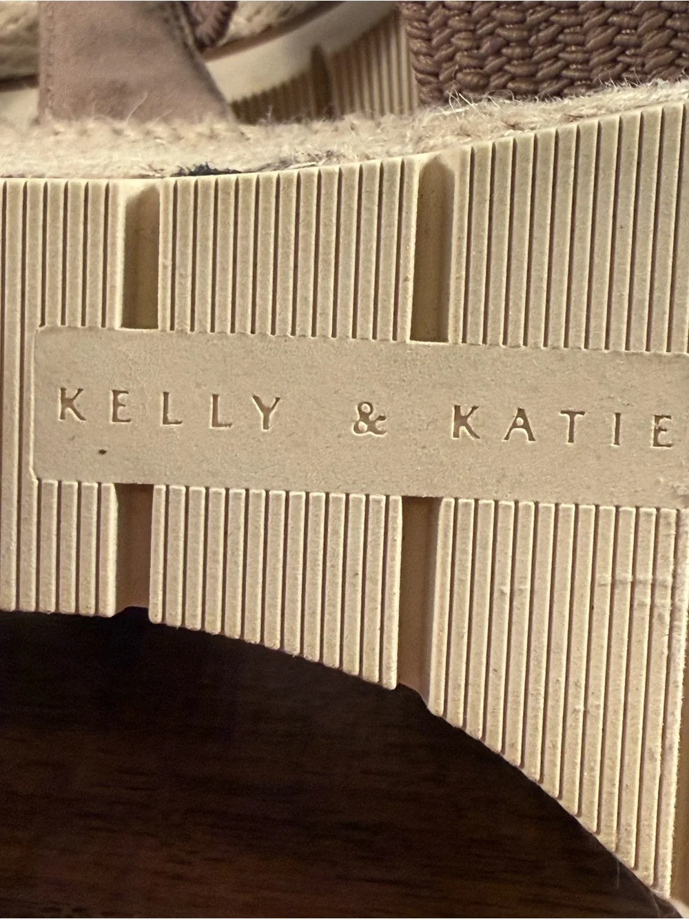 Kelly & Katie Platform Wedge Sandals in Dark Taupe Size 9